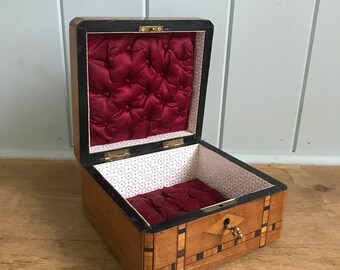 Beautifully packaged Decorative Vintage Gift Box Organizer compact for travel Ivory Lace design Krissy@Co for Jewelry and Makeup storage Beautifully packaged Decorative Vintage Gift Box Organizer compact for travel Ivory Lace design Krissy@Co for Jewelry and Makeup storage