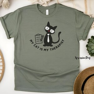 Shirt My Cat is My Therapeut - shirt kattentherapeut - shirt emotionele steun kat - shirt kat geestelijke gezondheid - cadeau kattenliefhebber - kattenvrouw cadeau