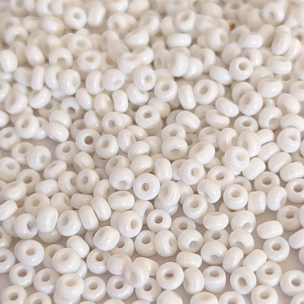 SATIN WHITE vintage Italian Venetian size 10/0 opaque glass seed beads fiber optic rocailles 10 grams