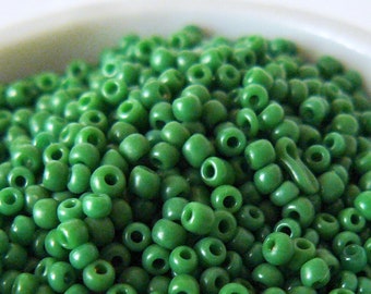 MEDIUM GREEN Old Time Color Vintage French Size 13/0 Opaque Glass Seed Beads Colorfast Rocailles Conterie 10 grams