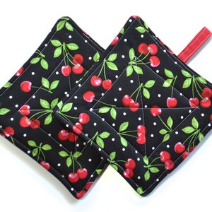 Red Black Cherry Print Potholder, Retro Kitchen Decor, Quilted Pot Holder, Extra Thick Hot Pad, Handmade, Set of Two