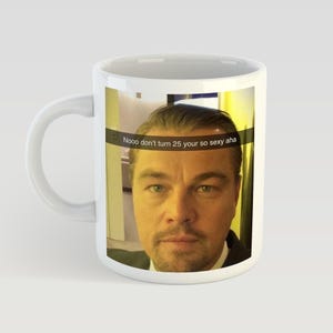 Meme met 25e verjaardag van Leonardo Dicaprio | Grappig mokcadeau