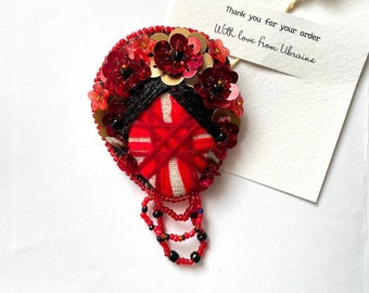 Brooch doll Motanka , brooch handmade from beads, brooch from Ukraine, brooch amulet, brooch from red beads