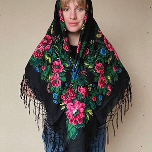 Vintage Floral Wool Scarf with Tassels: Traditional Head Covering