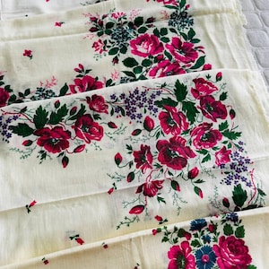 Vintage Wool Headscarf | 1940s–1950s Ukrainian Shawl | Collectible Textile