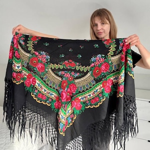 Vintage Floral Wool Scarf with Tassels: Traditional Baba Shawl