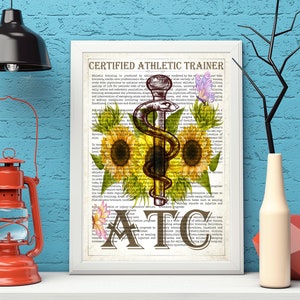 ATC mit Blumen Print, Zertifiziertes Athletic Trainer Geschenk, ATC Geschenk, Athletic Training Geschenk, Sportmedizin, Athletic Trainer Abschluss Geschenk