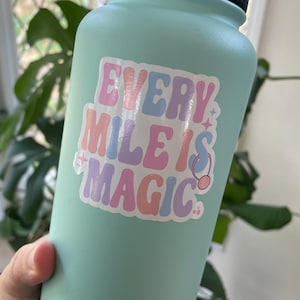 Adesivo runDisney Cada milha é mágica Pastéis Disney garrafa de água laptop correndo adesivos sem bolhas