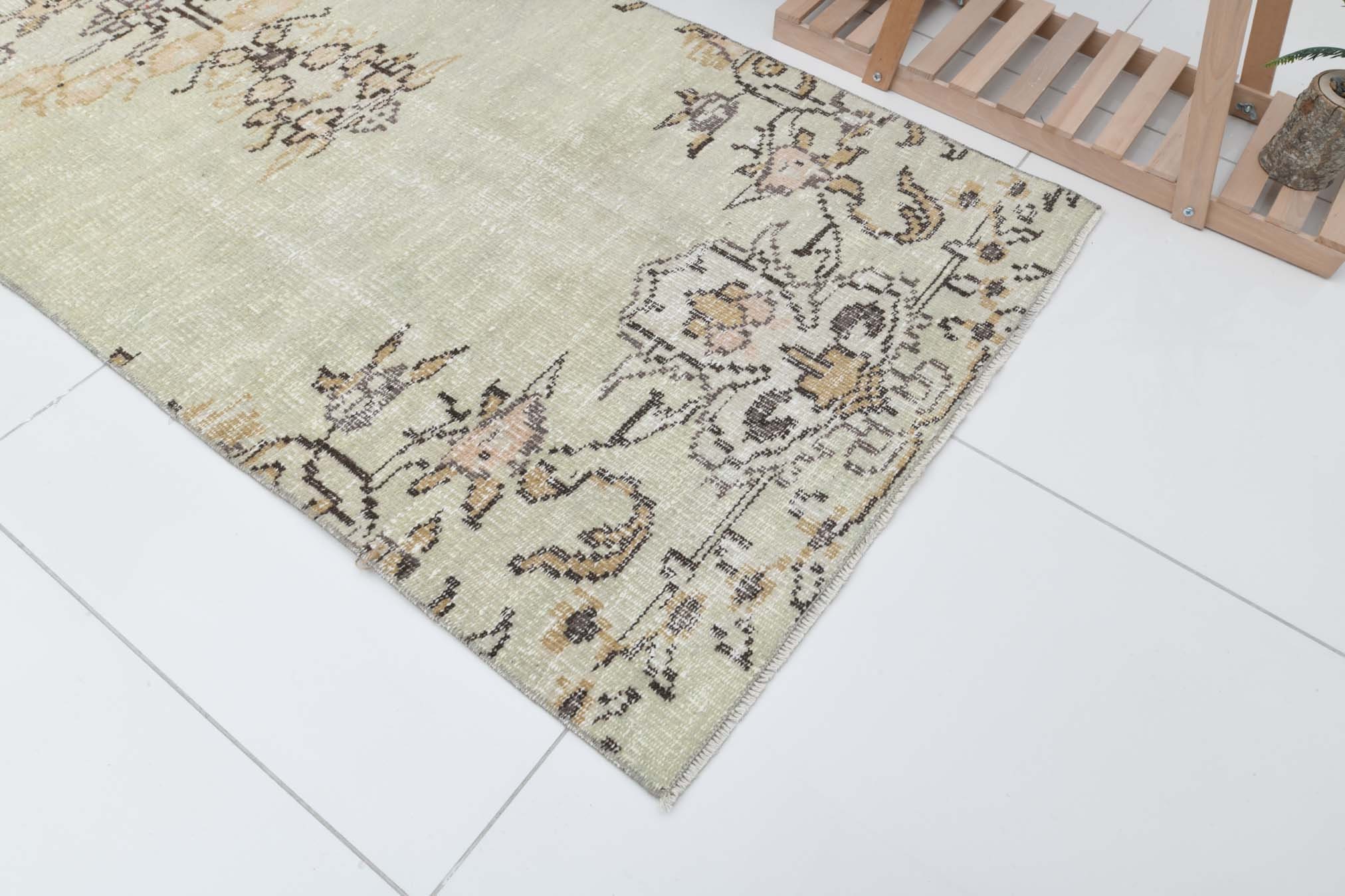 2x9インチのヴィンテージトルコ製ウシャックランナーラグ