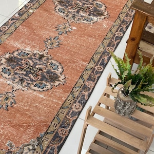turkish runner,2'9x10'9 feet,runner rug,turkish rug,oushak rug,distressed rug,2x10 runner,kitchen runner,anatolian rug,turkey rug,muted rug