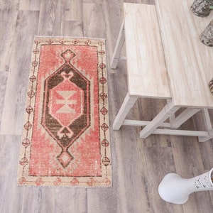 door mat rug, 1&#39;6x3&#39;3 feet, turkish small rug, turkish door mat rug, small oushak rug, bath mat,small vintage rug, bathroom rug, doormat rug