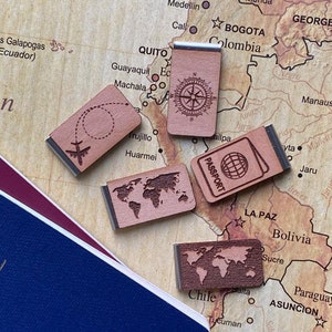 Marcador de viagem - Viajante - Wanderlust - Passaporte - Descubra o mundo - Liberdade - Passeios turísticos - Turista - Destino - Mapa mundial