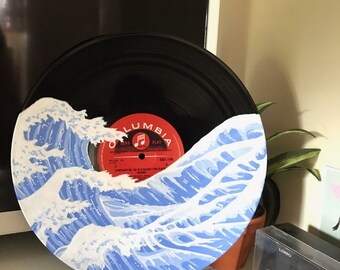 Featured image of post Aesthetic Record Painting Ideas / Add elegance and sensuality to your home with the image of female beauty, combined with soft flowers.