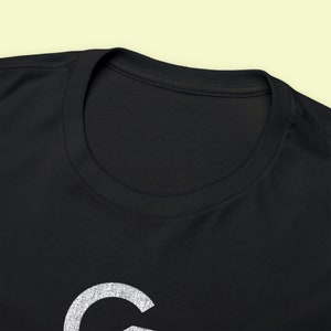 Closeup of front t-shirt collar neck ring on Black Springfield Terminal Railway T-Shirt