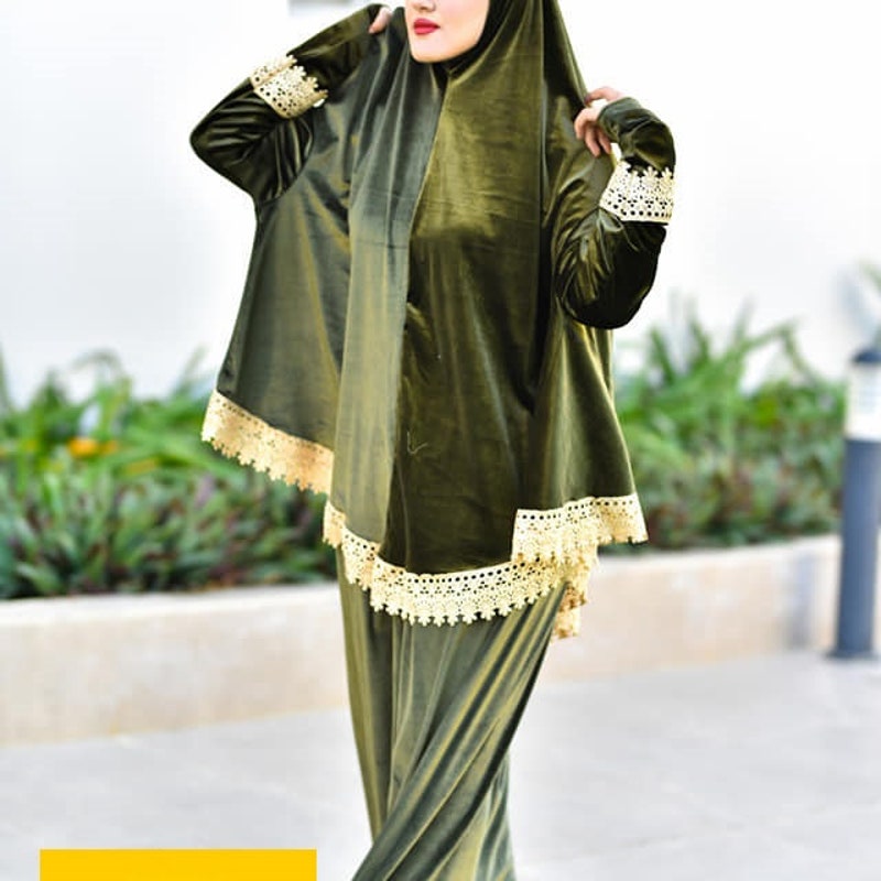 Muslim Women's Two Tone Lightweight Zip-up Jacket - 15200 Black