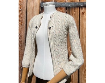 Cardigan folk autrichien vintage en torsades blanches, Petite