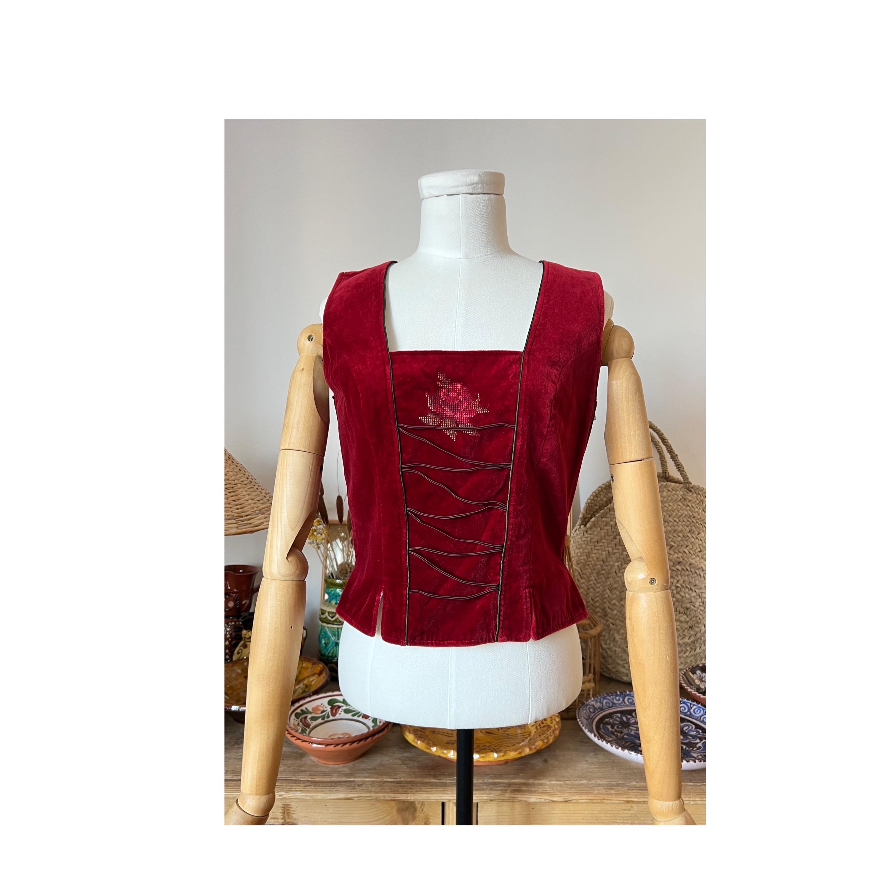 Vintage Mode aus Salzburg Burgundy Rose Patterned Embroidered Austrian Folk Top / Traditional Dirndl Crop Top