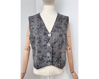 Grey Edelweiss Patterned Sleeveless Vintage Austrian Folk Cropped Top
