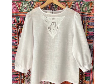 Blusa austriaca vintage con mangas 3/4 y estampado de tulipanes