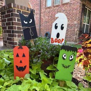 Halloween Black Cat, Frankenstein , Ghost, Jack-o-lantern Yard Art and Garden  Set