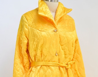 Vintage yellow satin bed jacket from the 1960s. One-of-a-kind. MINT Condition. Hollywood glamour perfect for festivals. Palm Royale.