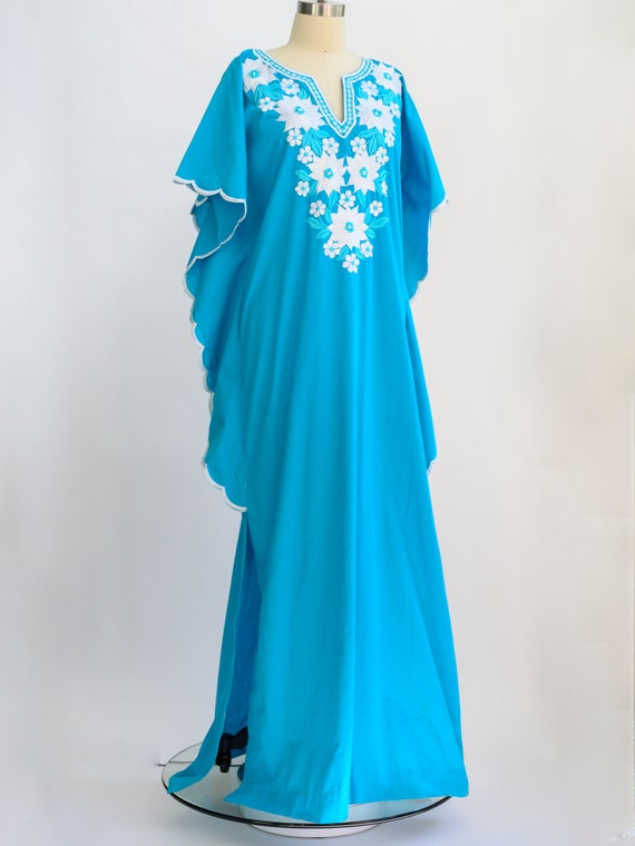 Vintage caftan from the 1960s with white embroide… - image 4