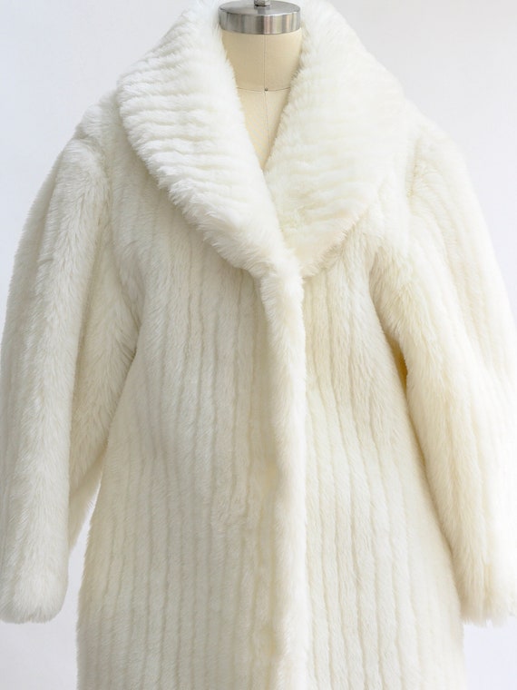 Exceptional vintage Vanity Fair faux fur coat fro… - image 1