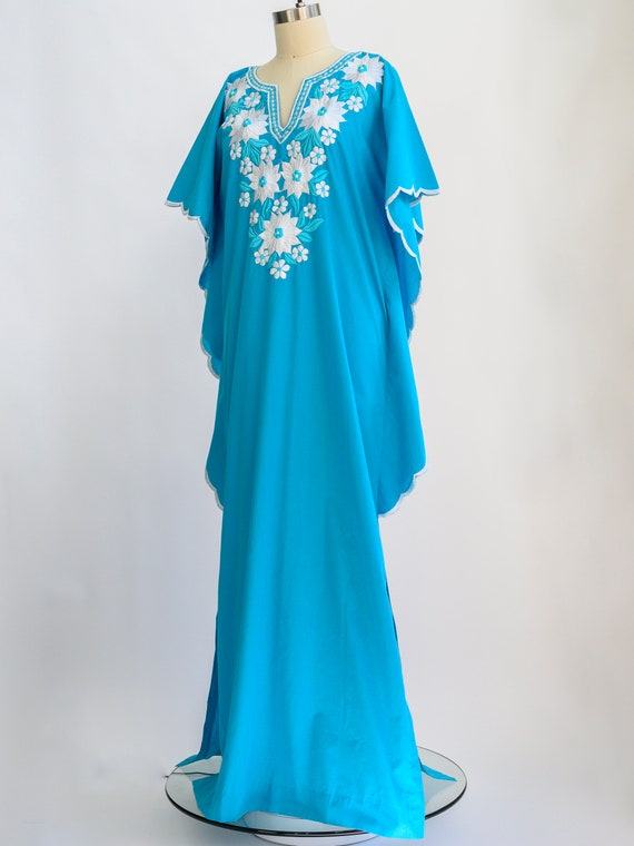 Vintage caftan from the 1960s with white embroide… - image 3