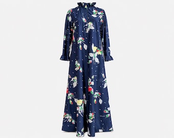 1970s David Brown Cabbage-leaf Collar Maxi Dress | Navy Floral with Cabbage Lead Collar | Size Small