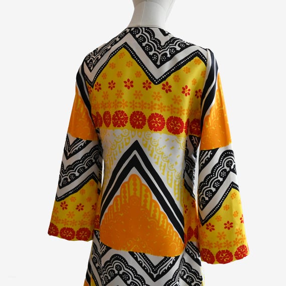 1960s BH Wragge Silk Mini Dress: Vintage Geometri… - image 11