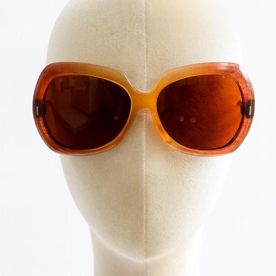 VTG 1960s Mod Go-Go Oversized Round Sunglasses Italy Tortoiseshell Brown Lenses Vtg Womens Sunglasses Round 1960s Style Mod Italy Faux  main image 2