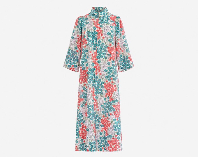 1970s Evelyn Pearson Maxi Dress | Lightweight Floral Fabric | Size Medium