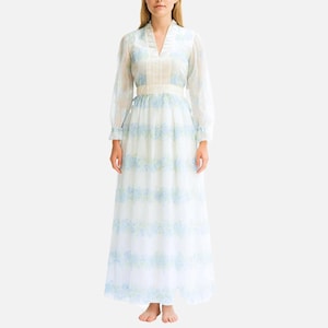 avalon classics dress The first ever U.S. @boden store is located right on the @avaloninsider  Avalon Boulevard! , Colorful prints, timeless classics, and thoughtfully  crafted pieces that never go out of style.  Its the