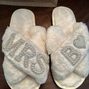 Bridal Mrs Wedding slippers, Custom Mrs Fluffy Slippers with pearls letters, Bridal Shower Gifts, Gifts For Her, Bridal Slippers, Slippers