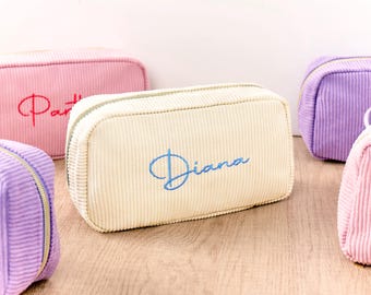 Borsa per il trucco personalizzata ricamata, pochette per cosmetici con monogramma in velluto a coste, borsa per articoli da toeletta personalizzata, regali per il trucco delle damigelle d'onore