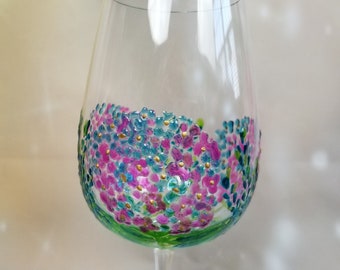 Hand Painted Wine Glass, Housewarming Gift, Birthday Gift, Hydrangea Glass, Gift for her, Summer wine glass, Floral Glass, Flower glass