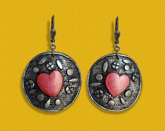 Rote Herz Ohrringe aus Polymer-Ton