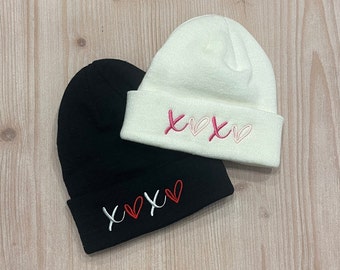 Valentijnsdag babymuts | XOXO | Pasgeboren baby baby peuter kinderen jeugd kind volwassene | Slouchy zachte gebreide muts | Aangepast