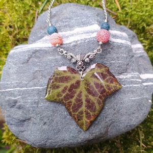 Real Ivy Leaf Necklace, Real Leaf Pendant, Resin Jewelry, Terrarium Jewelry, Mother&#39;s day Gift, Botanical Earrings, Herbal Necklace