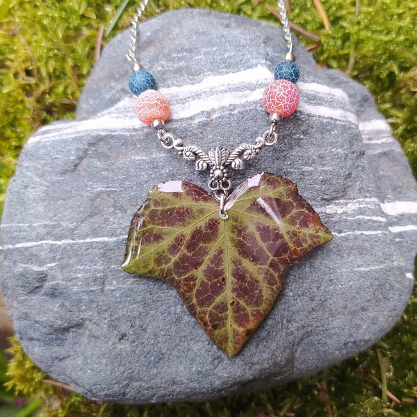 Real Ivy Leaf Necklace, Real Leaf Pendant, Resin Jewelry, Terrarium Jewelry, Mother's day Gift, Botanical Earrings, Herbal Necklace