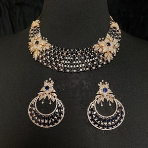Blauer Saphir Schmuckset~blauer Braut Choker~Indischer Schmuckset~blauer Saphir Ohrringe~Kundan Schmuckset~Ohrhänger~floraler Choker~blau