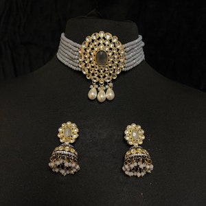 Grey jewelry set~contemporary bridal choker~Indian jewelry set~Kundan earring~grey jewelry~grey onyx~kundan pendant choker~grey bead choker
