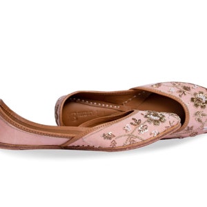 Pastel Pink Punjabi Womens Jutti with Zardozi, Khussa, Mojari, Bridal, Jutti leather shoes, jutti shoe for women, pakistani jutti, flat shoe