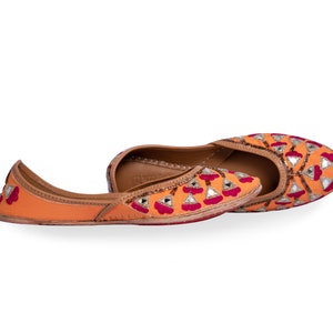 Orange Designer Floral Womens Punjabi Jutti, Khussa, Mojari, Bridal, Jutti leather shoes, jutti shoe for ladies, pakistani jutti, flat shoes