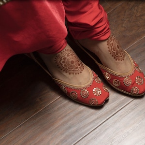 Red Ladies Designer Sequins Punjabi Jutti, Khussa, Mojari, Bridal, Jutti leather shoes, jutti shoes for women, pakistani jutti, flat shoes