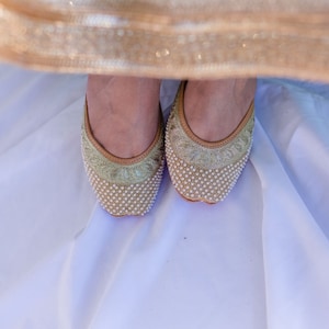 Gold & Silver Partywear Ladies Punjabi Jutti, Khussa, Mojari, Bridal, Jutti chaussures en cuir, jutti pakistanais, chaussures plates, chaussures jutti pour femmes