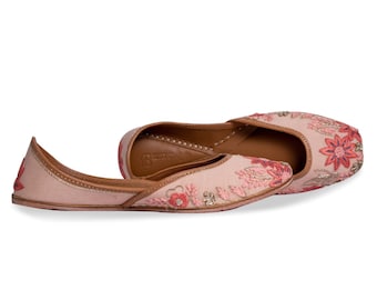 Rosa Floral bordado Mujer Punjabi Jutti, Khussa, Mojari, Bridal, Zapato de cuero Jutti, zapato de jutti para damas, jutti pakistani, zapato plano