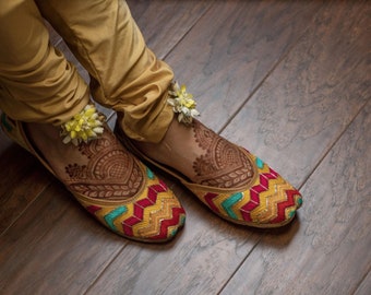 Multicolor a mano bordado Rajasthani Jutti, Khussa, Mojari, Brida, zapatos de cuero Jutti, pakistani jutti, zapato plano, zapatos de jutti para mujer