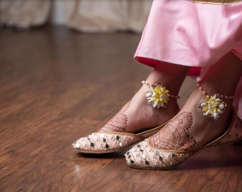 Baby Pink Mirror werk Dames Punjabi Jutti, Khussa, Mojari, Bruids, Jutti leren schoenen, jutti schoenen voor vrouwen, Pakistaanse jutti, platte schoenen