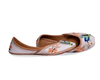 3D Pattern Hand-embroidered Ladies Jutti, Khussa, Mojari, Bridal, Jutti leather shoes, jutti shoes for women, pakistani jutti, flat shoes